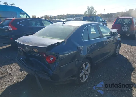 2010 Volkswagen Jetta Tdi z USA, uszkodzony, nr VIN 3VWRL7AJXAM027667